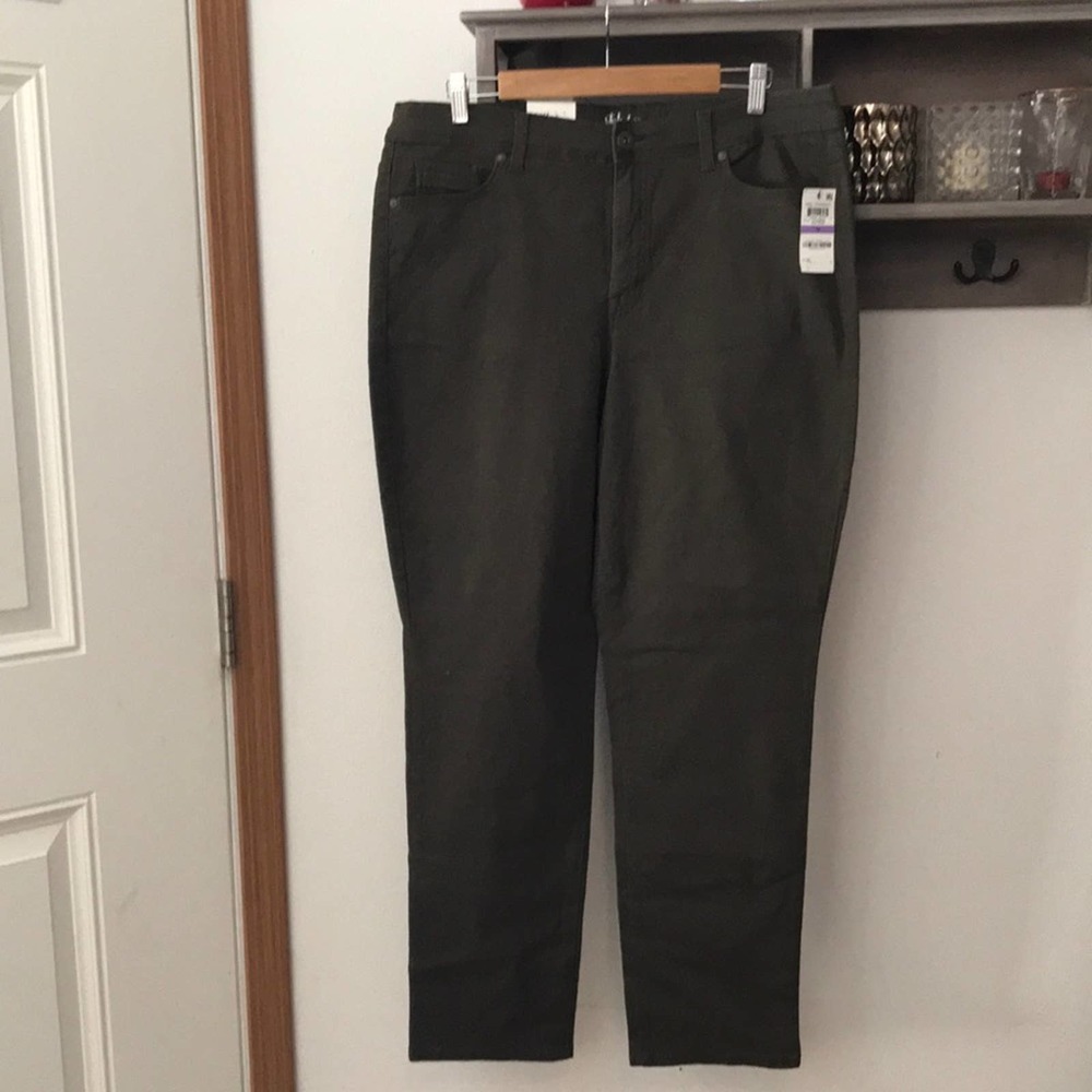 Style & Co Jeans deep moss, straight leg, high rise tummy control, size…